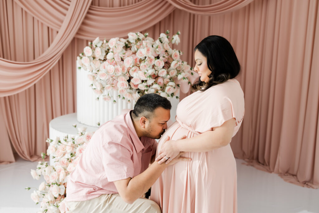 Mint Room Mini Sessions Toronto – maternity & family session