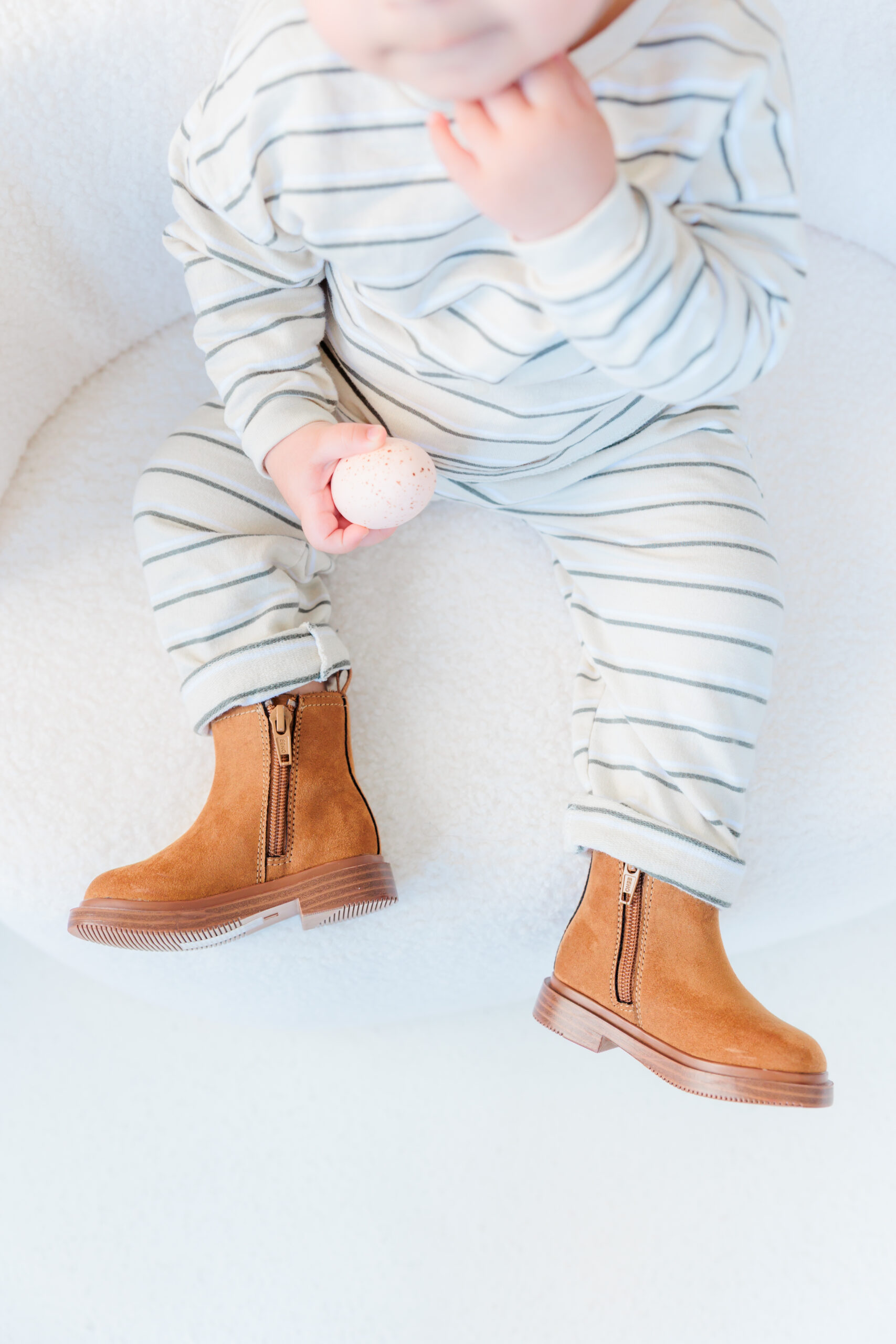 Mint Room Studios Spring setup, family mini sessions, maternity session, cherry blossom mini sessions toronto