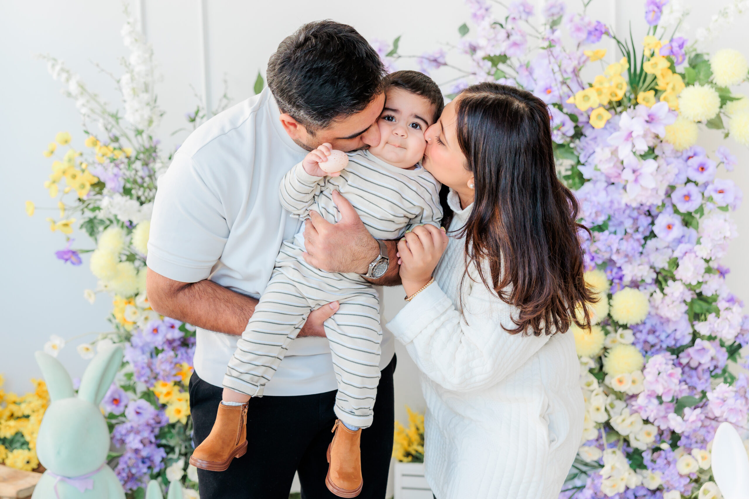 Mint Room Studios Spring setup, family mini sessions, maternity session, cherry blossom mini sessions toronto